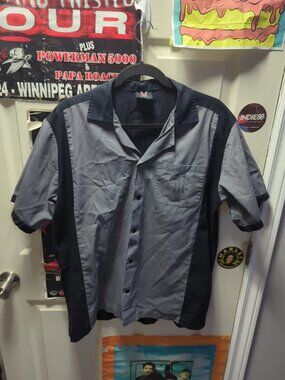 Hilton Bowling Lounge Shirt Size XL Black Short Sleeve A1 Guitar